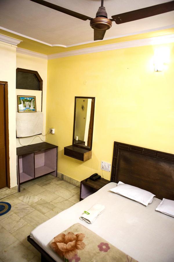 Hotel Venus International New Delhi Bagian luar foto