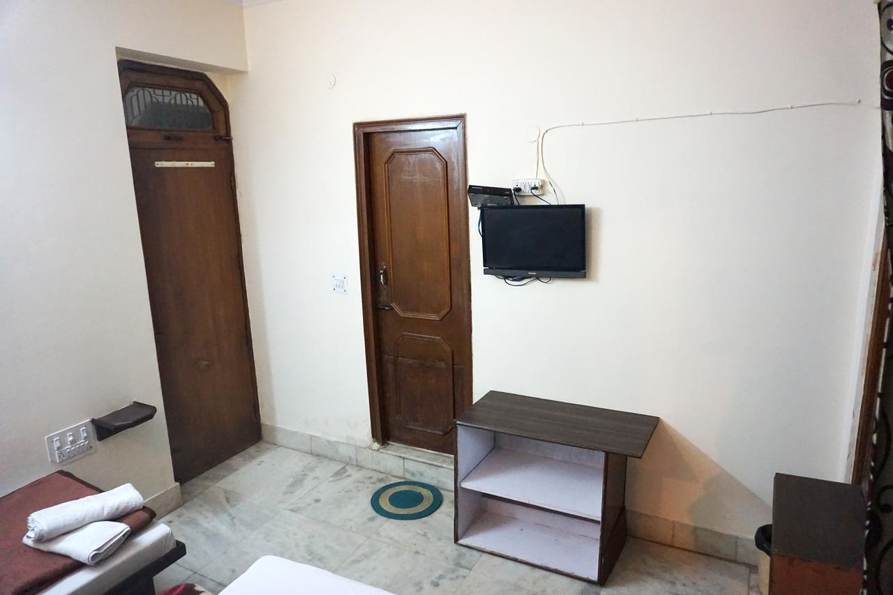 Hotel Venus International New Delhi Bagian luar foto