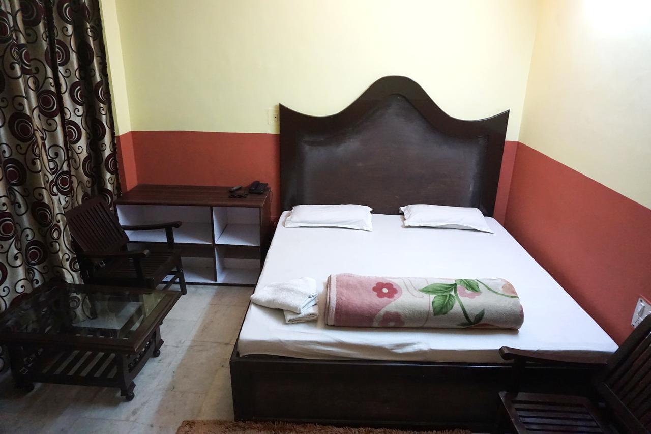 Hotel Venus International New Delhi Bagian luar foto