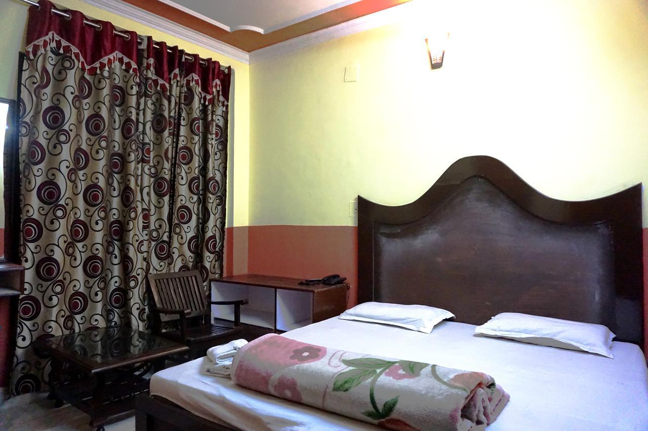 Hotel Venus International New Delhi Bagian luar foto