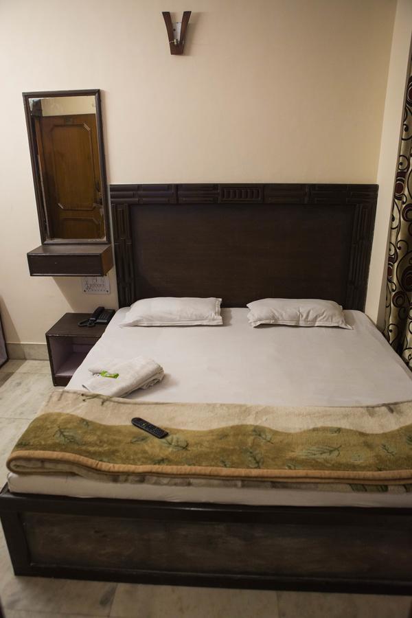 Hotel Venus International New Delhi Bagian luar foto