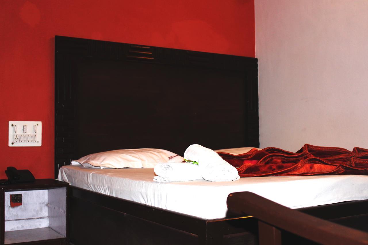 Hotel Venus International New Delhi Bagian luar foto
