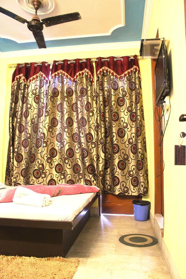 Hotel Venus International New Delhi Bagian luar foto