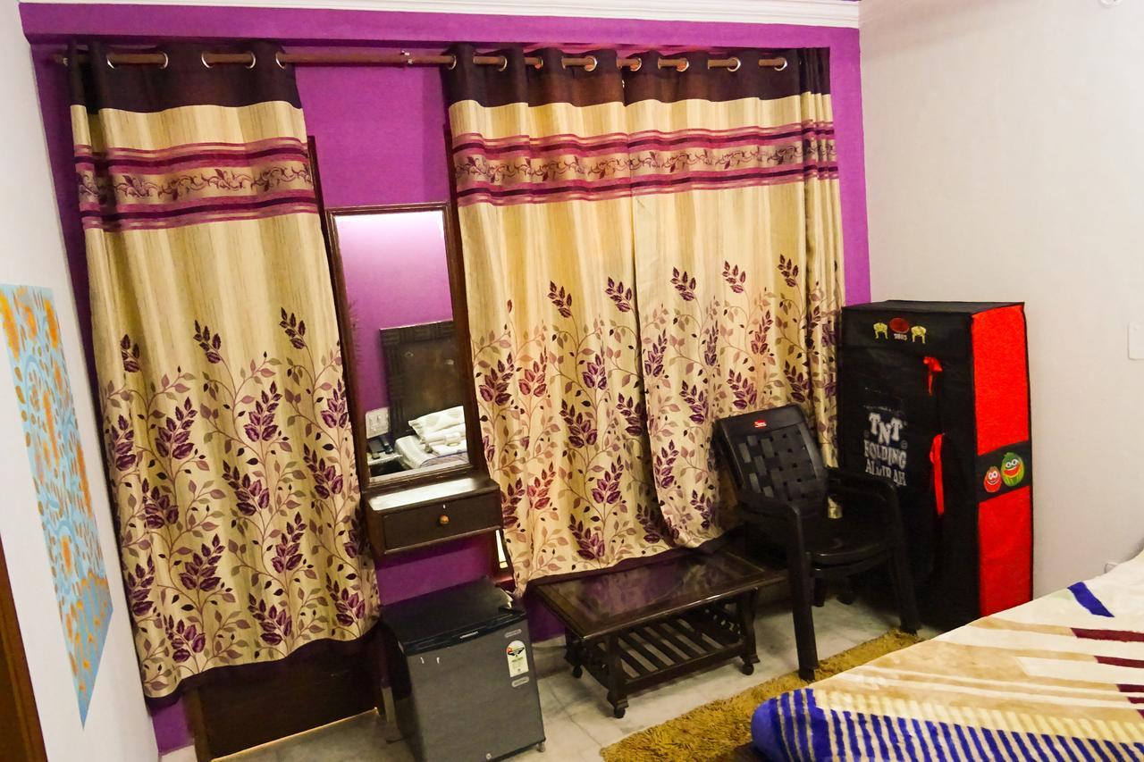 Hotel Venus International New Delhi Bagian luar foto